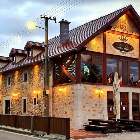 Granarollo Penzion Pizzeria Mlynany Eksteriør bilde